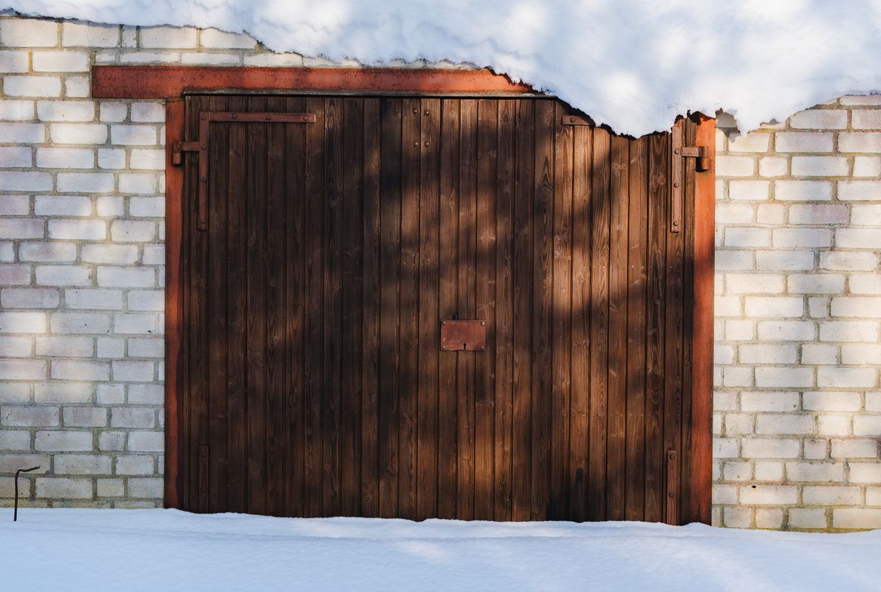 Garage door service in Tallahassee, FL