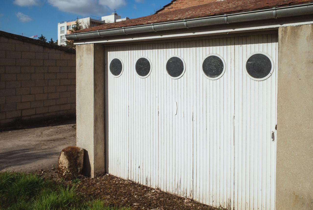 Garage door service in Tallahassee, FL